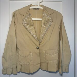 Vintage Elegant beige Women's Balzer with Lace Trim